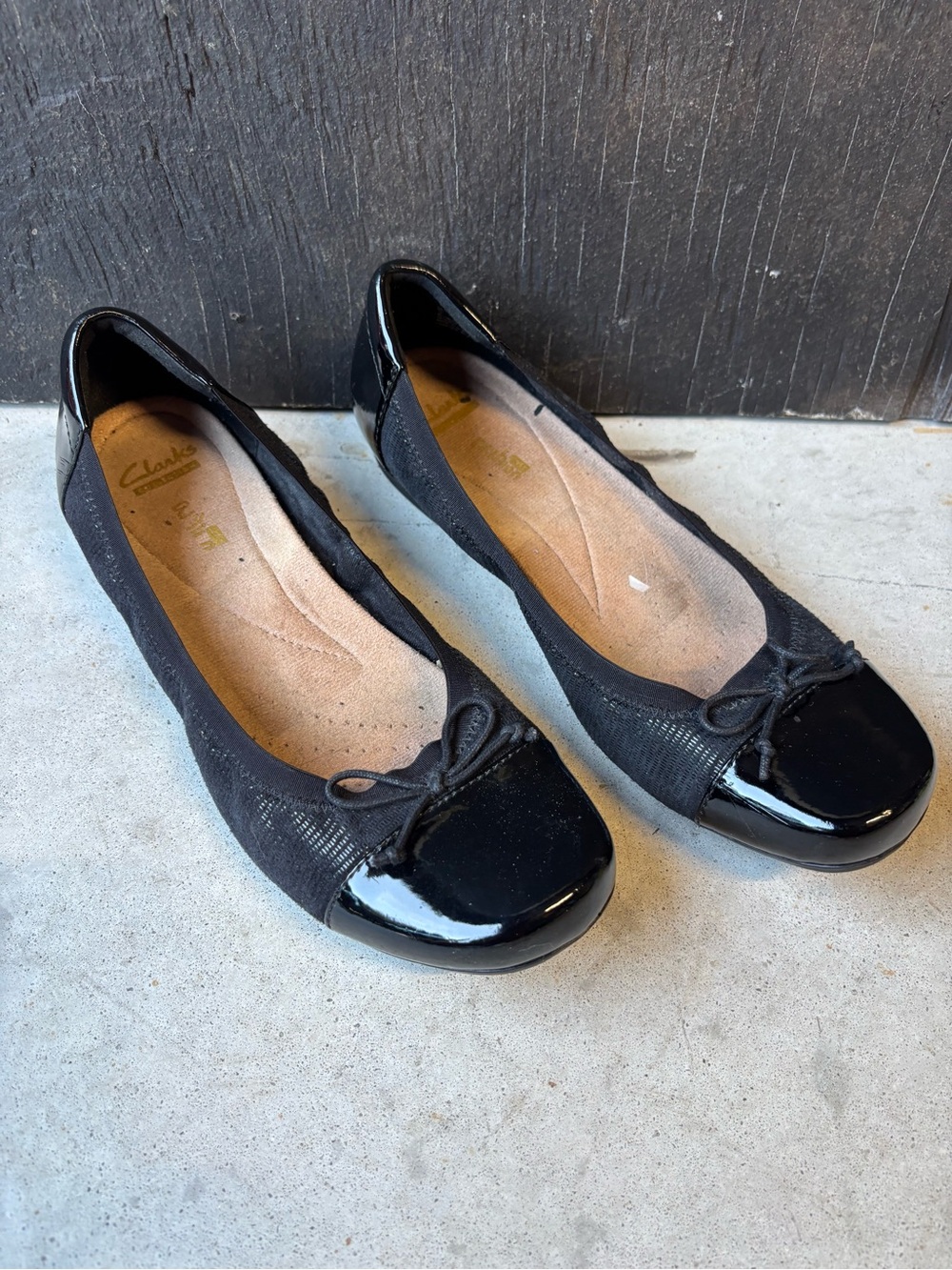 Clarks Artisan Black Patent Leather Toe Ballet Flats